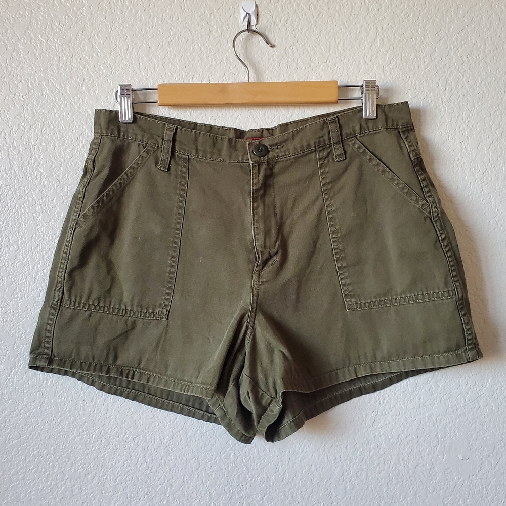Palmetto's Womans Green Shorts